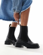Maybole chelsea boots in black leather
