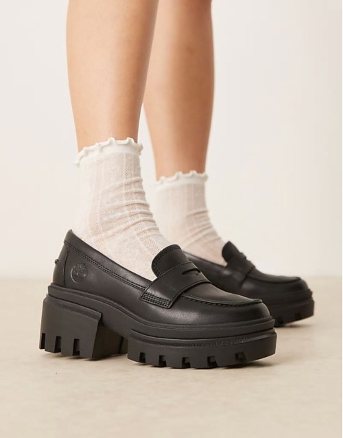Everleigh chunky heeled loafer in black leather