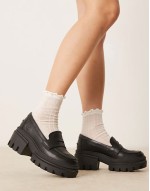 Everleigh chunky heeled loafer in black leather